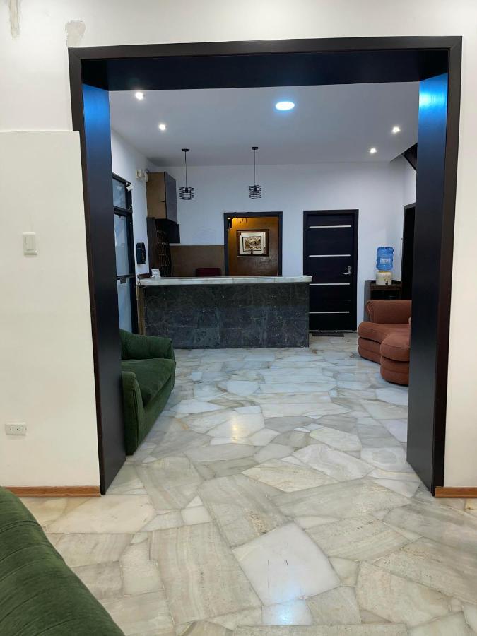 Alston Inn Hotel 키토 외부 사진