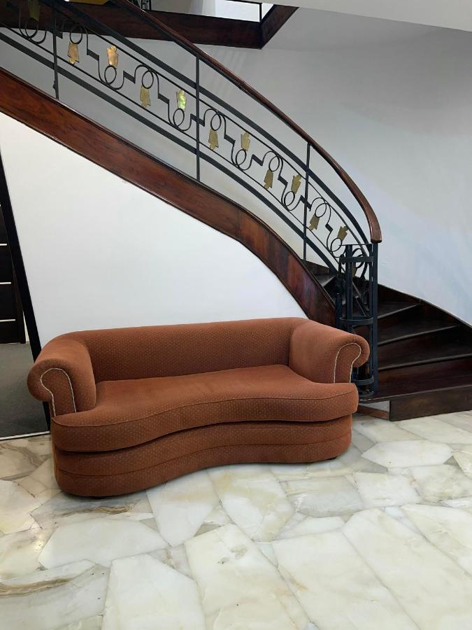 Alston Inn Hotel 키토 외부 사진